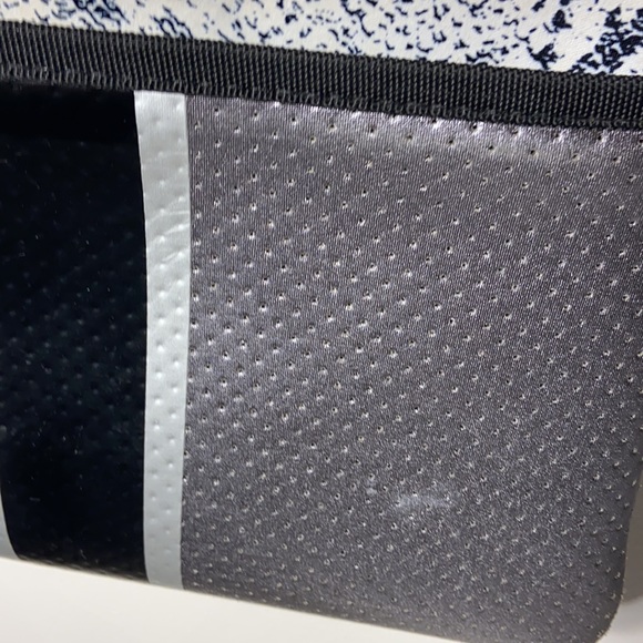 Haute Shore crossbody purse - Picture 4 of 12